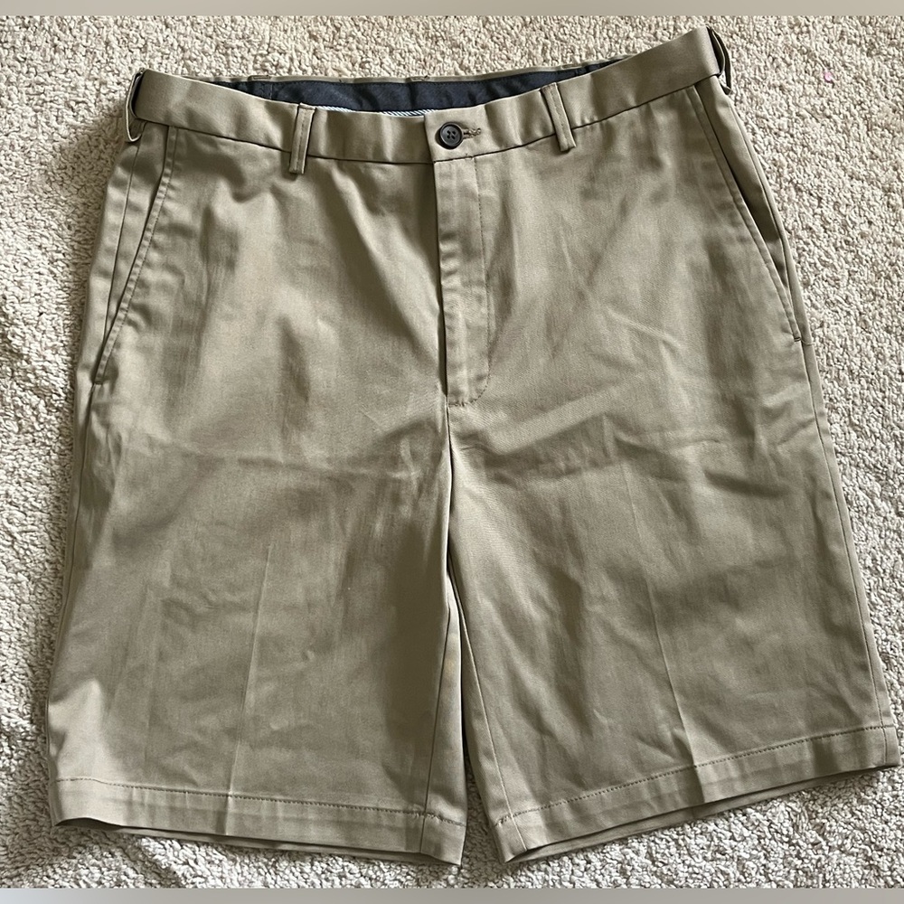 Haggar Mens Premium No Iron Khaki Flat Front Size 34 - Picture 1 of 5
